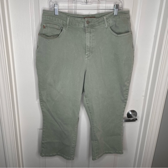 Judy Blue Denim - Judy Blue High Waist Capri Jeans Cropped Stretch in Sage Green 18W